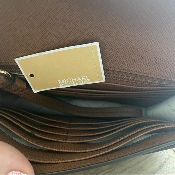 Michael Kors Karla Wristlet with Gold Crossbody Chain NWT - Picture 4 of 6